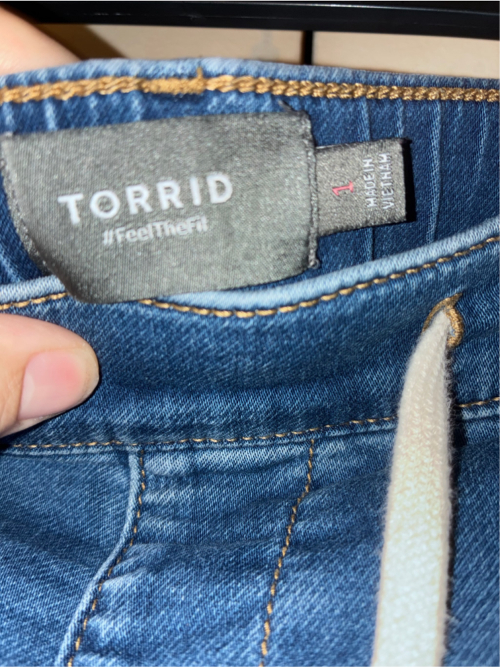 Women's Torrid Blue Denim Jean Shorts Size 1X - Picture 3 of 3